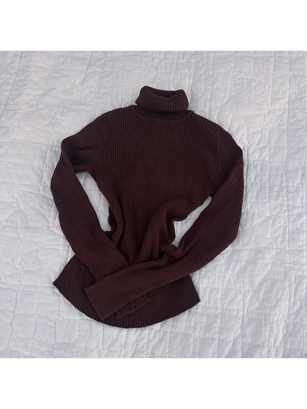 100% Cotton Brown Turtle Neck New Port News